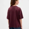 Camiseta infantil oversize con diseño gráfico