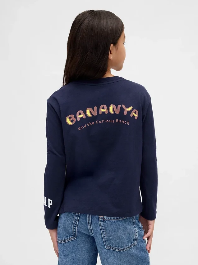 Camiseta infantil oversize con diseño gráfico