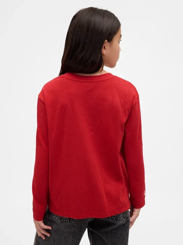 Camiseta infantil oversize con diseño gráfico