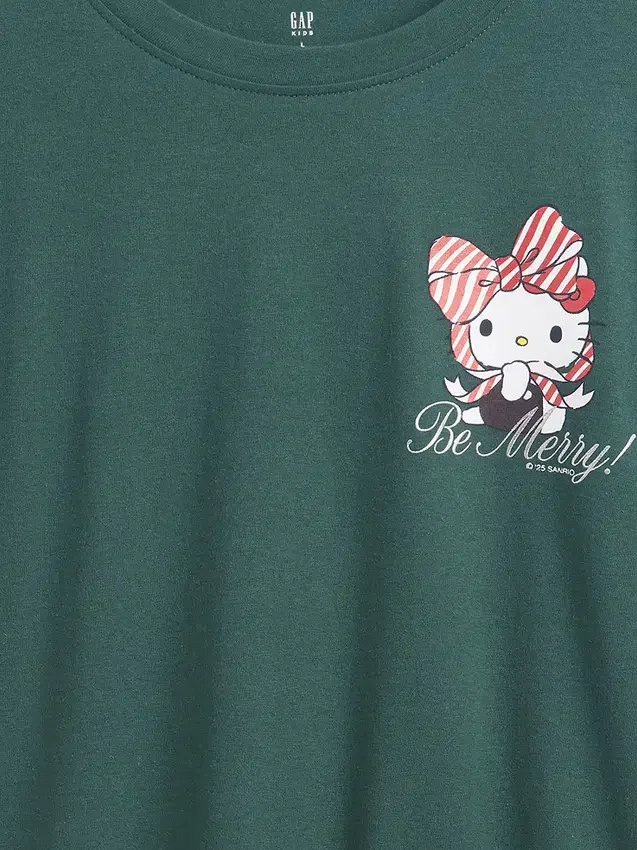 Camiseta infantil oversize con diseño gráfico
