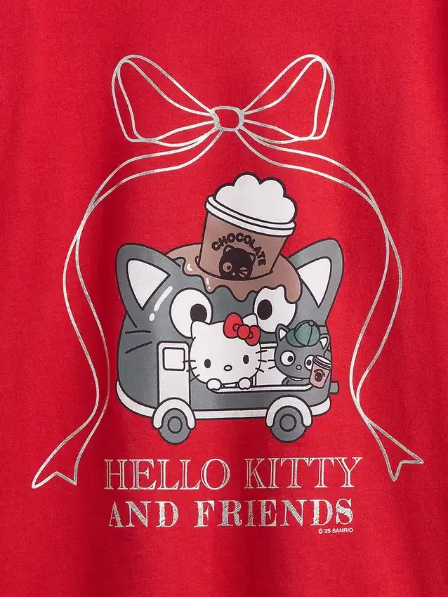 Camiseta infantil oversize con diseño gráfico