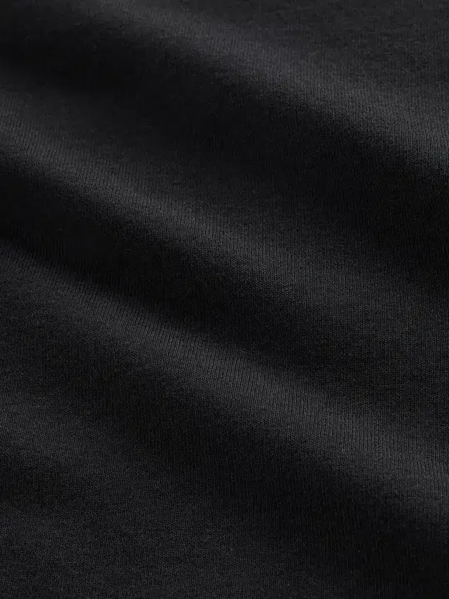 Camiseta moderna con cuello en V