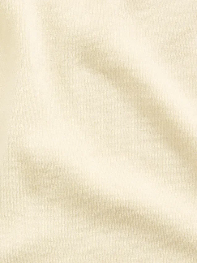 Camiseta moderna con cuello en V