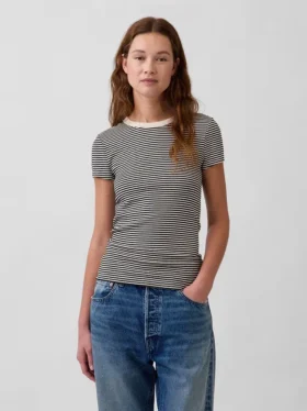 Camiseta moderna de cuello redondo