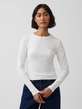 Camiseta moderna de cuello redondo