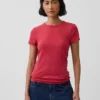 Camiseta moderna de cuello redondo