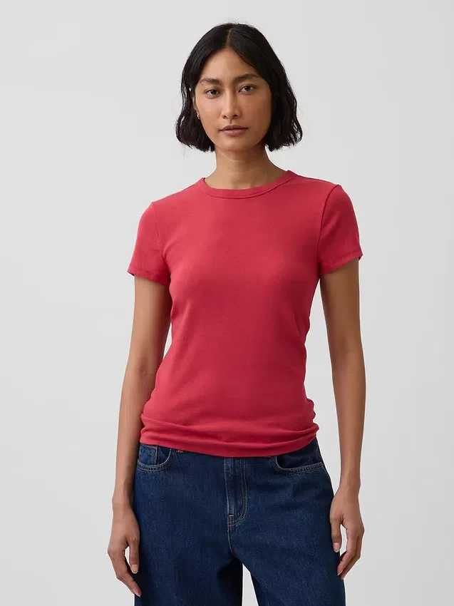 Camiseta moderna de cuello redondo