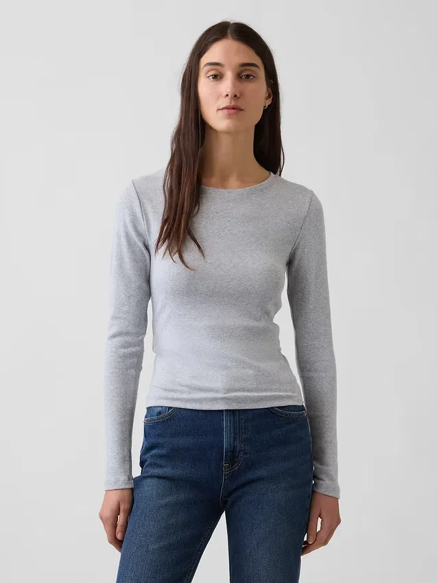 Camiseta moderna de cuello redondo
