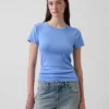 Camiseta moderna de cuello redondo