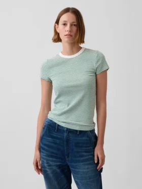 Camiseta moderna de cuello redondo