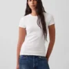 Camiseta moderna de cuello redondo