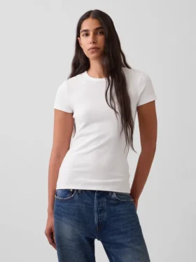 Camiseta moderna de cuello redondo
