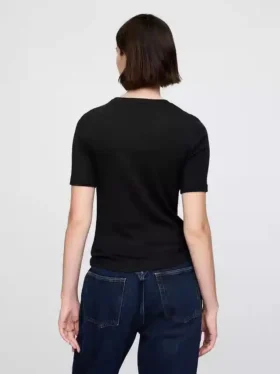 Camiseta moderna de cuello redondo