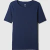Camiseta moderna de cuello redondo
