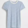 Camiseta moderna de cuello redondo