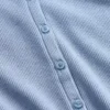 Camiseta moderna de cuello redondo con botones y tejido acanalado
