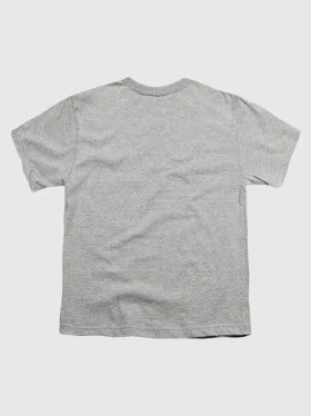 Camiseta para niños con el logotipo de Superman 2025 y diseño gráfico desgastado a todo color