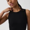 Camiseta sin costuras de canalé corta
