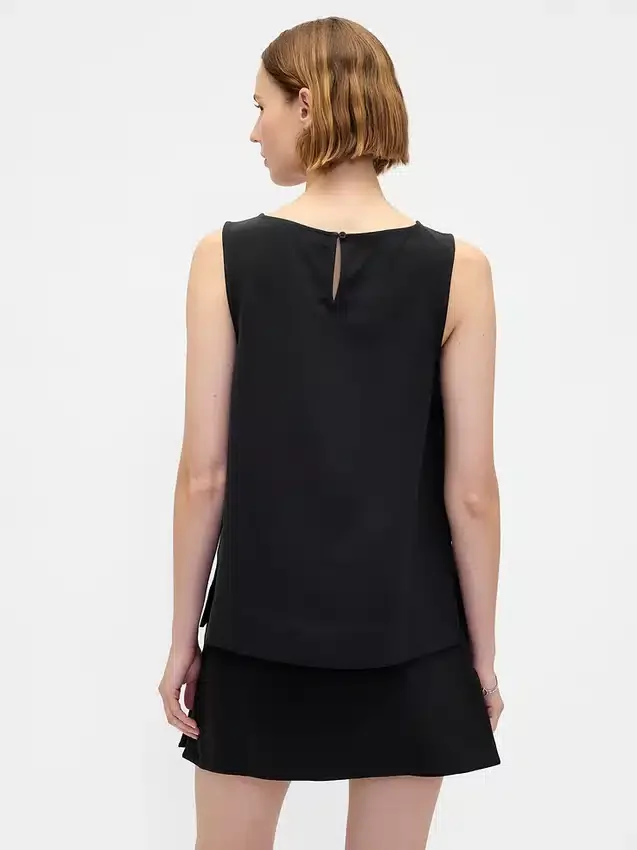 Camiseta sin mangas con cuello de barco