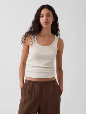 Camiseta sin mangas con cuello redondo acanalado