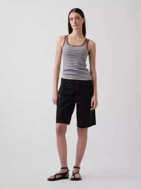 Camiseta sin mangas con cuello redondo acanalado