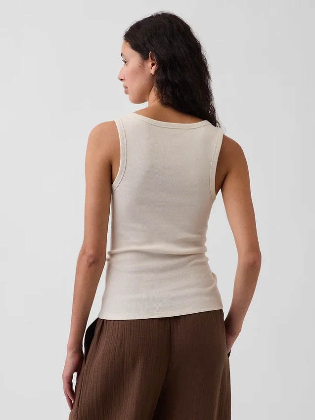 Camiseta sin mangas con cuello redondo acanalado