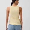 Camiseta sin mangas con cuello redondo acanalado