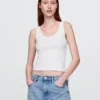 Camiseta sin mangas corta de estilo moderno