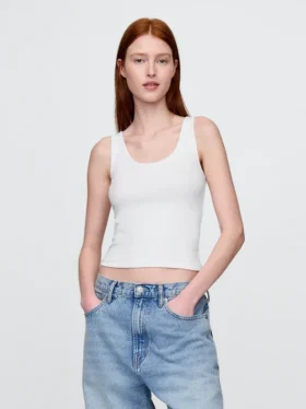 Camiseta sin mangas corta de estilo moderno
