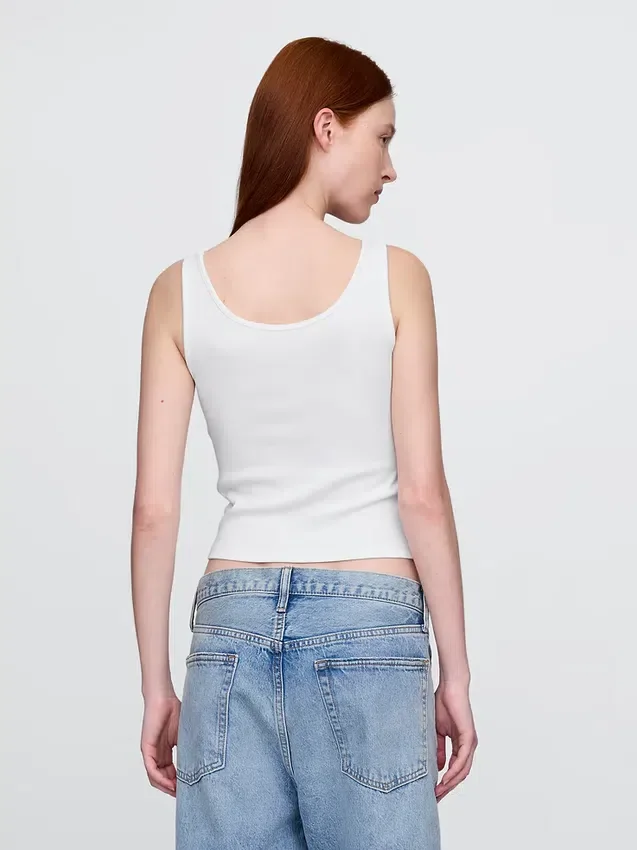 Camiseta sin mangas corta de estilo moderno