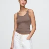 Camiseta sin mangas corta moderna