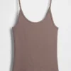 Camiseta sin mangas corta moderna