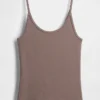Camiseta sin mangas corta moderna