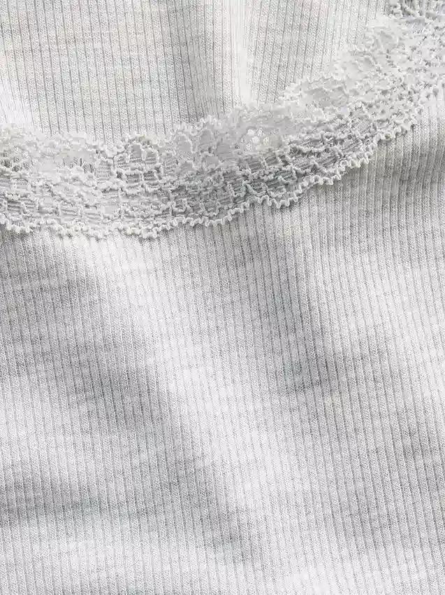 Camiseta sin mangas de pijama con ribete de encaje y costuras finas