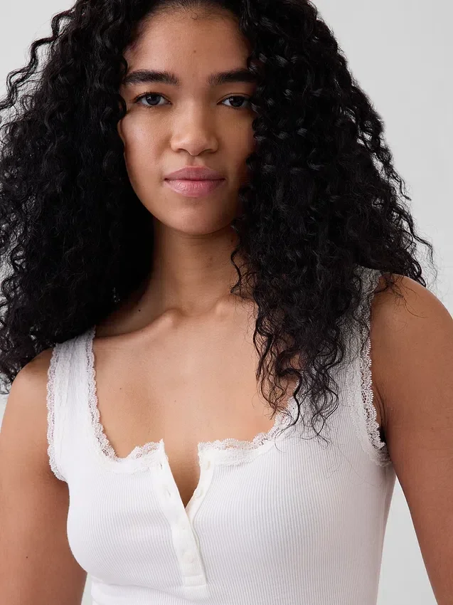 Camiseta sin mangas de pijama tipo Henley con encaje de canalé fino