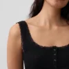 Camiseta sin mangas de pijama tipo Henley con encaje de canalé fino