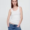 Camiseta sin mangas moderna
