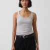 Camiseta sin mangas moderna