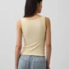 Camiseta sin mangas moderna