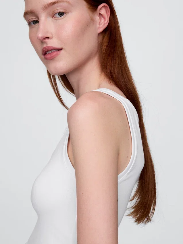 Camiseta sin mangas moderna