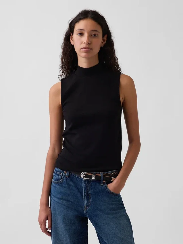 Camiseta sin mangas moderna con cuello alto