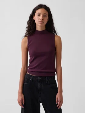 Camiseta sin mangas moderna con cuello alto