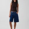 Camiseta sin mangas moderna con cuello alto