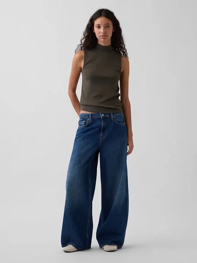 Camiseta sin mangas moderna con cuello alto