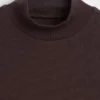 Camiseta sin mangas moderna con cuello alto