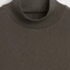 Camiseta sin mangas moderna con cuello alto
