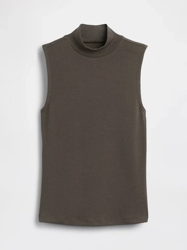 Camiseta sin mangas moderna con cuello alto
