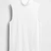 Camiseta sin mangas moderna con cuello alto