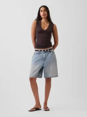 Camiseta sin mangas moderna con cuello en V