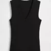 Camiseta sin mangas moderna con cuello en V